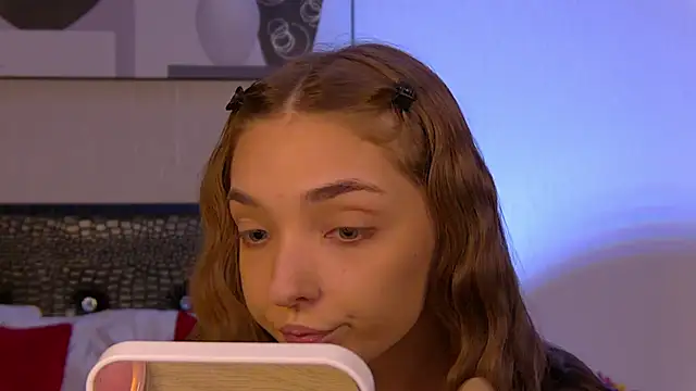 VirginieCruz online show from 11/04/25, 07:28