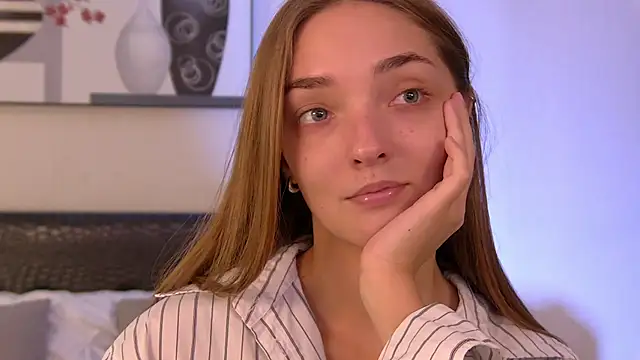 VirginieCruz online show from 09/19/25, 05:55