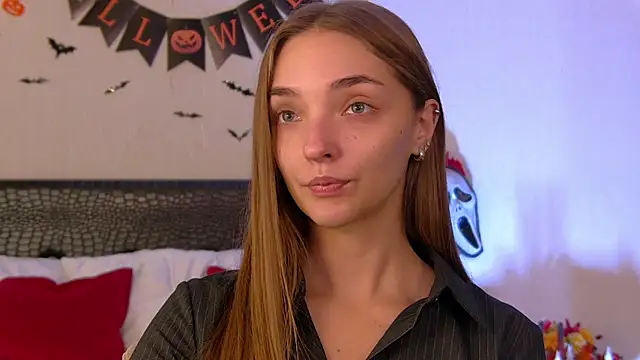 VirginieCruz online show from 10/31/25, 05:26