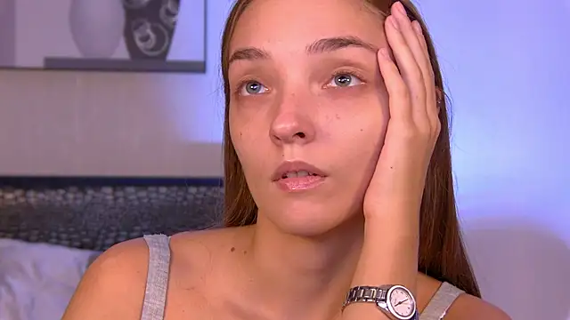 VirginieCruz online show from 09/08/25, 07:24