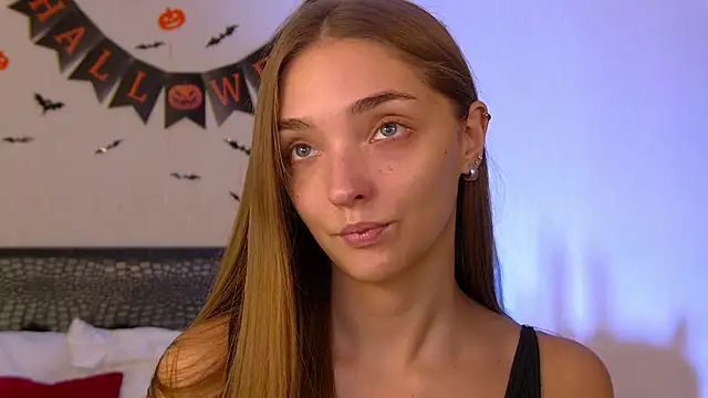 VirginieCruz online show from 10/30/25, 05:39