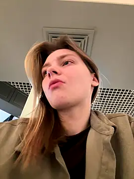 Snapshot of ValenciaShock chatting on 12/20/25, 06:38 ValenciaShock online show from 12/20/25, 06:38