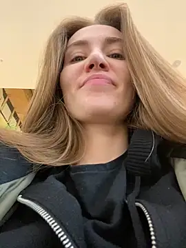 Snapshot of ValenciaShock chatting on 02/13/25, 08:17 ValenciaShock online show from 02/13/25, 08:17