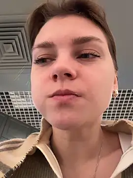 Snapshot of ValenciaShock chatting on 11/19/25, 06:46 ValenciaShock online show from 11/19/25, 06:46