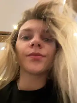 Snapshot of ValenciaShock chatting on 09/11/25, 06:35 ValenciaShock online show from 09/11/25, 06:35