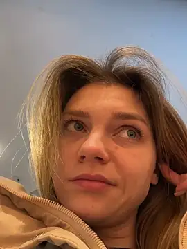 Snapshot of ValenciaShock chatting on 02/06/26, 06:42 ValenciaShock online show from 02/06/26, 06:42