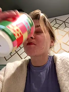 Snapshot of ValenciaShock chatting on 12/14/25, 06:41 ValenciaShock online show from 12/14/25, 06:41