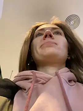 Snapshot of ValenciaShock chatting on 02/19/25, 08:22 ValenciaShock online show from 02/19/25, 08:22