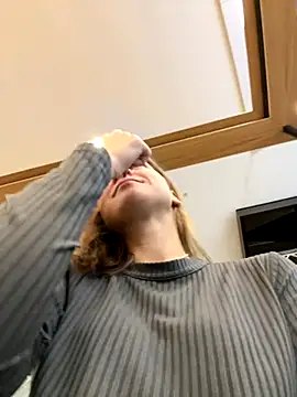 Snapshot of ValenciaShock chatting on 09/16/25, 06:36 ValenciaShock online show from 09/16/25, 06:36