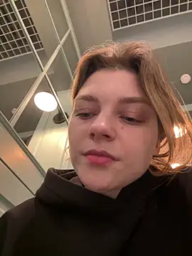 Snapshot of ValenciaShock chatting on 02/28/26, 07:41 ValenciaShock online show from 02/28/26, 07:41