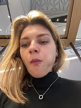 Snapshot of ValenciaShock chatting on 09/30/25, 06:52 ValenciaShock online show from 09/30/25, 06:52