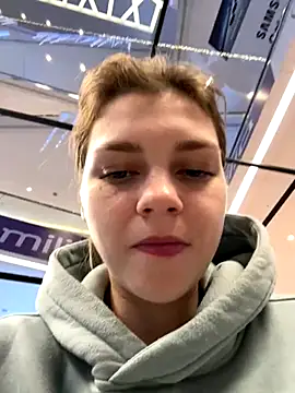 Snapshot of ValenciaShock chatting on 11/21/25, 06:45 ValenciaShock online show from 11/21/25, 06:45