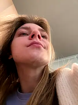 Snapshot of ValenciaShock chatting on 11/12/25, 07:12 ValenciaShock online show from 11/12/25, 07:12