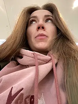 Snapshot of ValenciaShock chatting on 02/02/25, 08:13 ValenciaShock online show from 02/02/25, 08:13