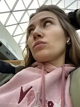 Snapshot of ValenciaShock chatting on 02/12/25, 08:06 ValenciaShock online show from 02/12/25, 08:06