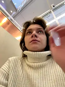 Snapshot of ValenciaShock chatting on 12/23/25, 07:07 ValenciaShock online show from 12/23/25, 07:07