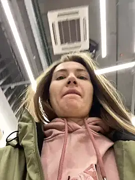 Snapshot of ValenciaShock chatting on 02/15/25, 05:09 ValenciaShock online show from 02/15/25, 05:09