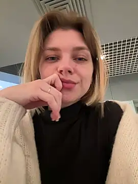 Snapshot of ValenciaShock chatting on 02/15/26, 06:58 ValenciaShock online show from 02/15/26, 06:58