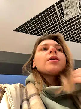 Snapshot of ValenciaShock chatting on 10/25/25, 06:45 ValenciaShock online show from 10/25/25, 06:45