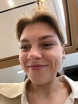 Snapshot of ValenciaShock chatting on 09/24/25, 06:42 ValenciaShock online show from 09/24/25, 06:42