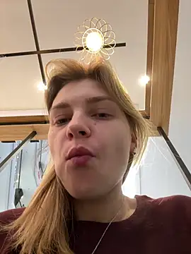 Snapshot of ValenciaShock chatting on 10/11/25, 06:47 ValenciaShock online show from 10/11/25, 06:47