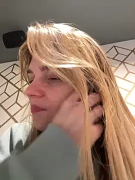 Snapshot of ValenciaShock chatting on 11/07/25, 06:40 ValenciaShock online show from 11/07/25, 06:40