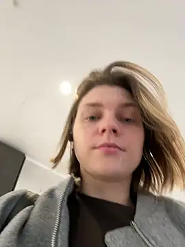 ValenciaShock online show from 04/15/26, 07:03