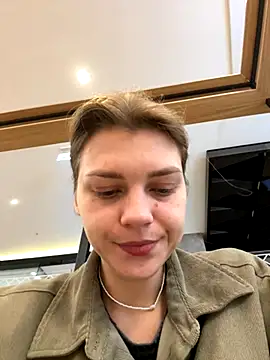 Snapshot of ValenciaShock chatting on 10/17/25, 06:39 ValenciaShock online show from 10/17/25, 06:39