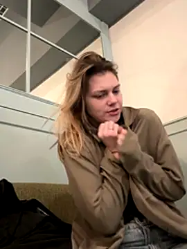 Snapshot of ValenciaShock chatting on 12/21/25, 06:48 ValenciaShock online show from 12/21/25, 06:48