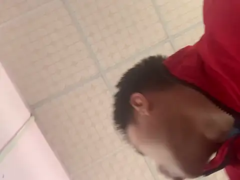 Snapshot of Hullax chatting on 02/12/26, 02:33 Hullax online show from 02/12/26, 02:33