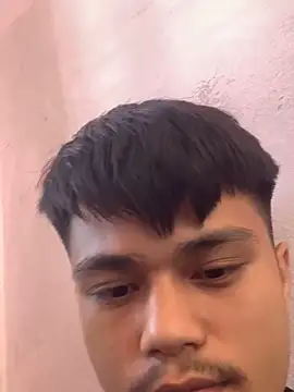 Snapshot of Hullax chatting on 11/06/25, 04:16 Hullax online show from 11/06/25, 04:16