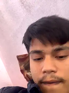 Snapshot of Hullax chatting on 11/24/25, 04:01 Hullax online show from 11/24/25, 04:01