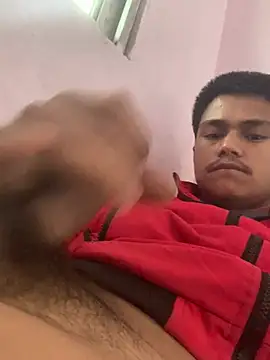 Snapshot of Hullax chatting on 02/08/26, 03:04 Hullax online show from 02/08/26, 03:04