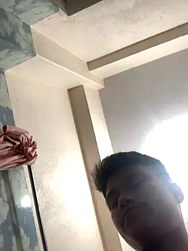 Snapshot of Hullax chatting on 09/27/25, 04:24 Hullax online show from 09/27/25, 04:24