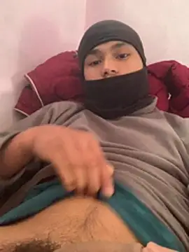 Snapshot of Hullax chatting on 01/09/26, 03:35 Hullax online show from 01/09/26, 03:35