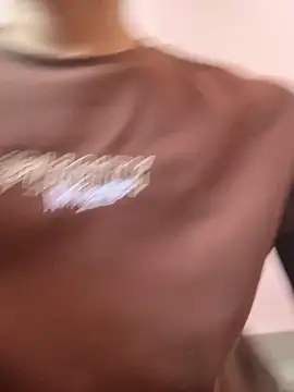 Hullax online show from 04/13/26, 03:21