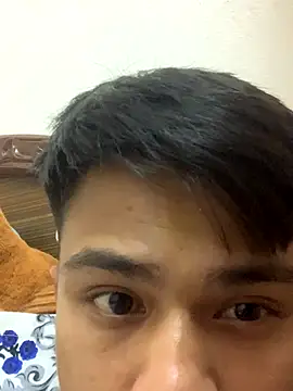 Snapshot of Hullax chatting on 11/03/25, 03:48 Hullax online show from 11/03/25, 03:48