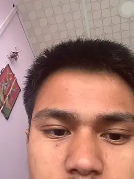 Snapshot of Hullax chatting on 02/07/26, 03:36 Hullax online show from 02/07/26, 03:36