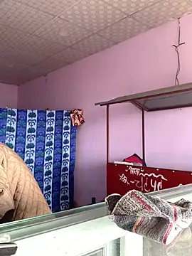 Snapshot of Hullax chatting on 02/14/26, 02:56 Hullax online show from 02/14/26, 02:56