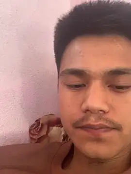 Snapshot of Hullax chatting on 02/26/26, 03:39 Hullax online show from 02/26/26, 03:39