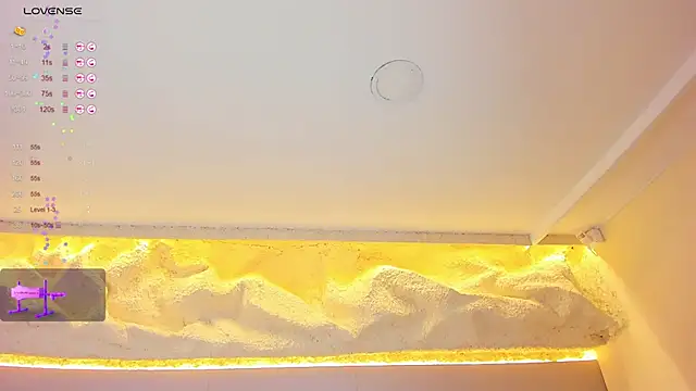 Isabella Daniell online show from 02/24/26, 04:02