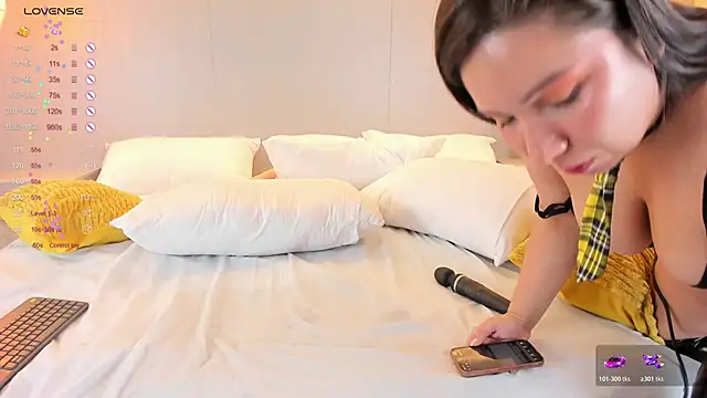 Isabella Daniell online show from 03/21/26, 04:35