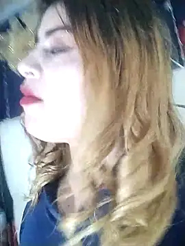 Snapshot of bella_star21 chatting on 11/15/25, 05:22 bella star21 online show from 11/15/25, 05:22