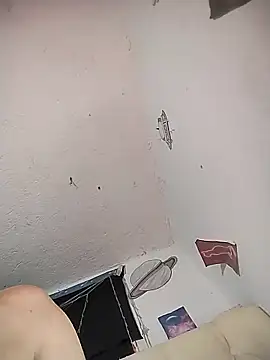 Snapshot of bella_star21 chatting on 03/06/25, 03:57 bella star21 online show from 03/06/25, 03:57