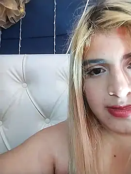 Snapshot of bella_star21 chatting on 03/01/25, 12:17 bella star21 online show from 03/01/25, 12:17