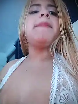 Snapshot of bella_star21 chatting on 03/01/25, 03:21 bella star21 online show from 03/01/25, 03:21