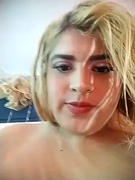 Snapshot of bella_star21 chatting on 02/22/25, 03:01 bella star21 online show from 02/22/25, 03:01