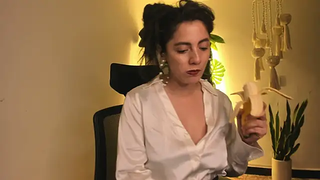 Snapshot of Mala_Bad chatting on 02/11/25, 04:13 Mala Bad online show from 02/11/25, 04:13