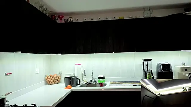 Mala Bad online show from 12/16/25, 03:38