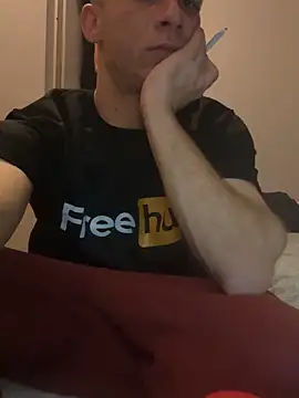 Snapshot of Technozzx chatting on 11/09/25, 08:35 Technozzx online show from 11/09/25, 08:35